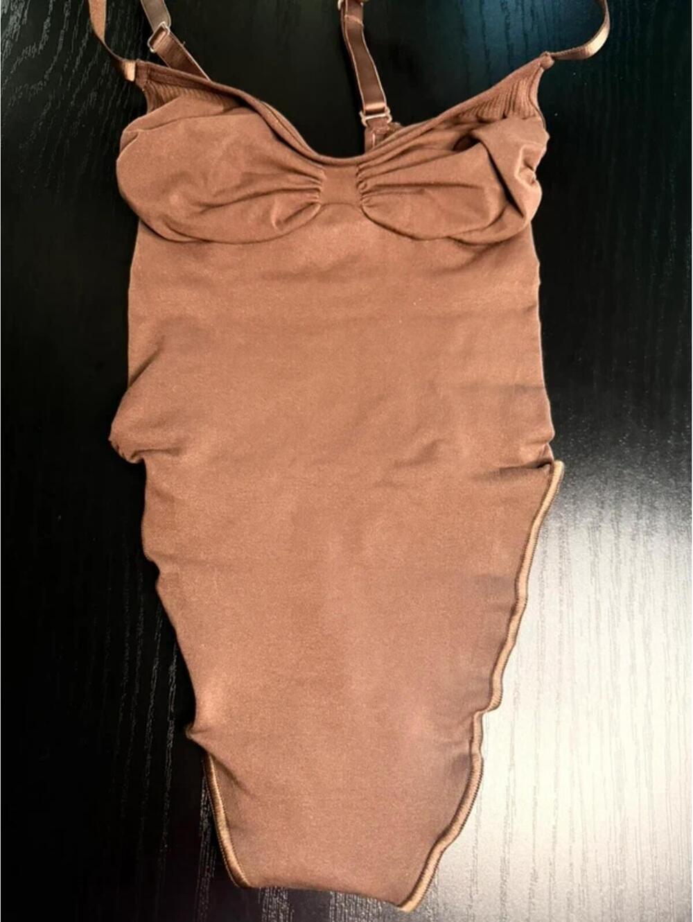 SKIMS Seamless Sculpt Thong Bodysuit Cocoa Brown Small NEW